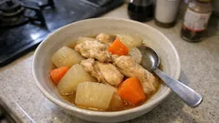 パサつかないコツは片栗粉。ささみと大根・人参のしっとり煮物レシピ